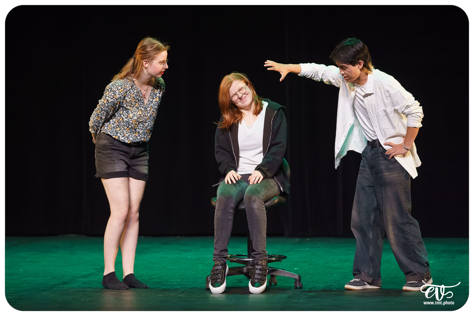 MAIS SONGEONS À RÉPÉTER S'IL VOUS PLAIT !